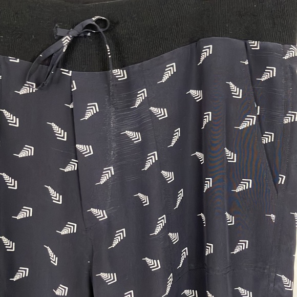 Boy by Band of Outsiders silk joggers - Picture 4 of 10